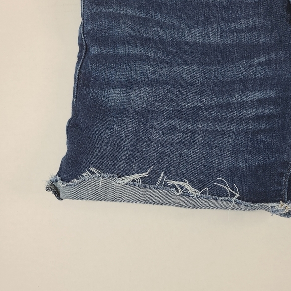 American Eagle Next Level Flex Super Skinny Cut-Off Shorts Size 28 - Picture 3 of 9